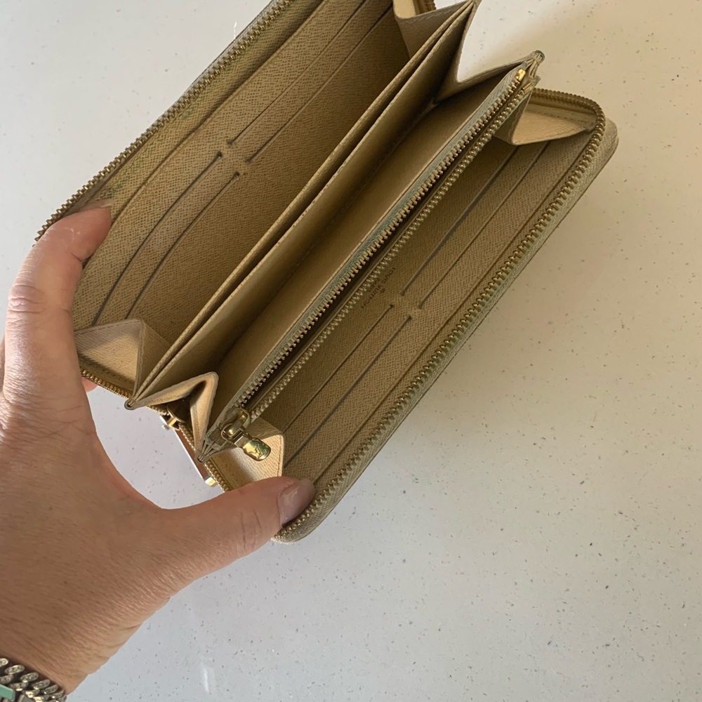 Louis Vuitton Zippy Wallet - Picture 5 of 8